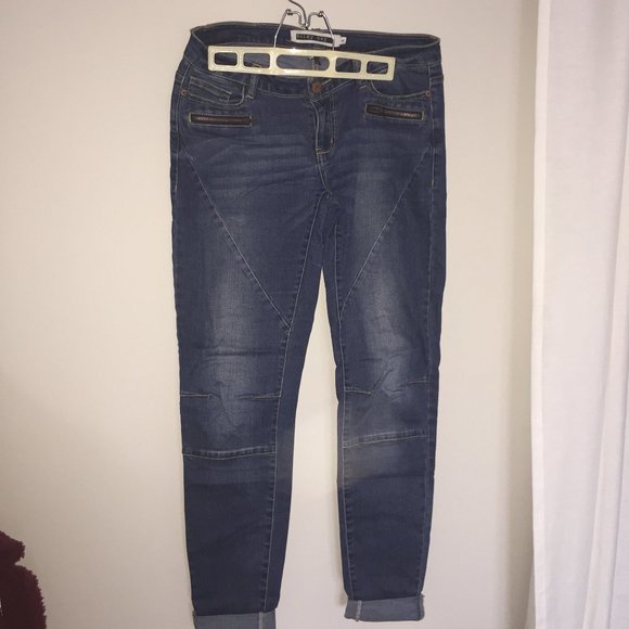 Jeans - Picture 1 of 2